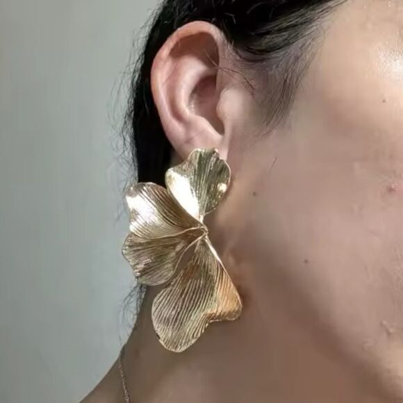 Silver Plated Ginkgo Statement Earrings-sculptural Floral design - Picture 6 of 11